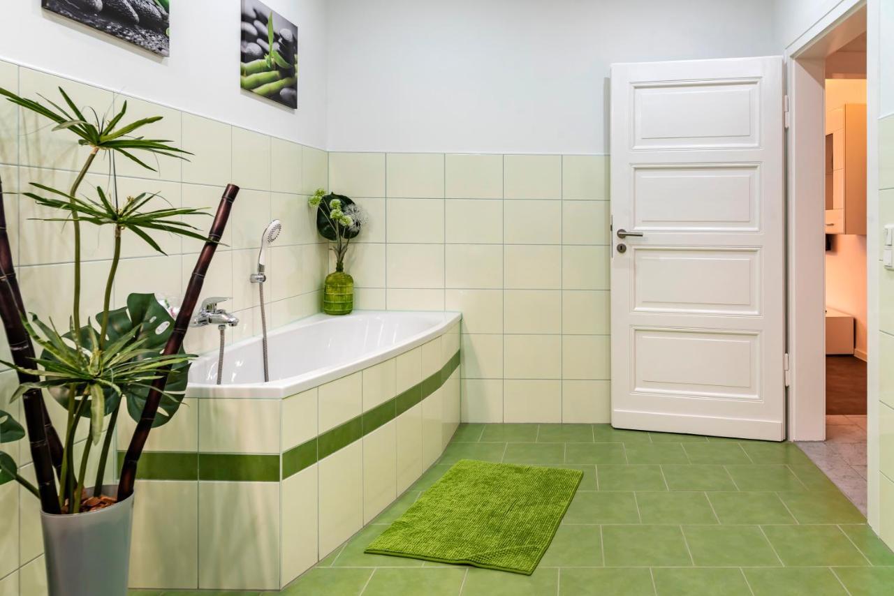 Komfortable Ferienwohnung In Halle Halle  Exterior foto